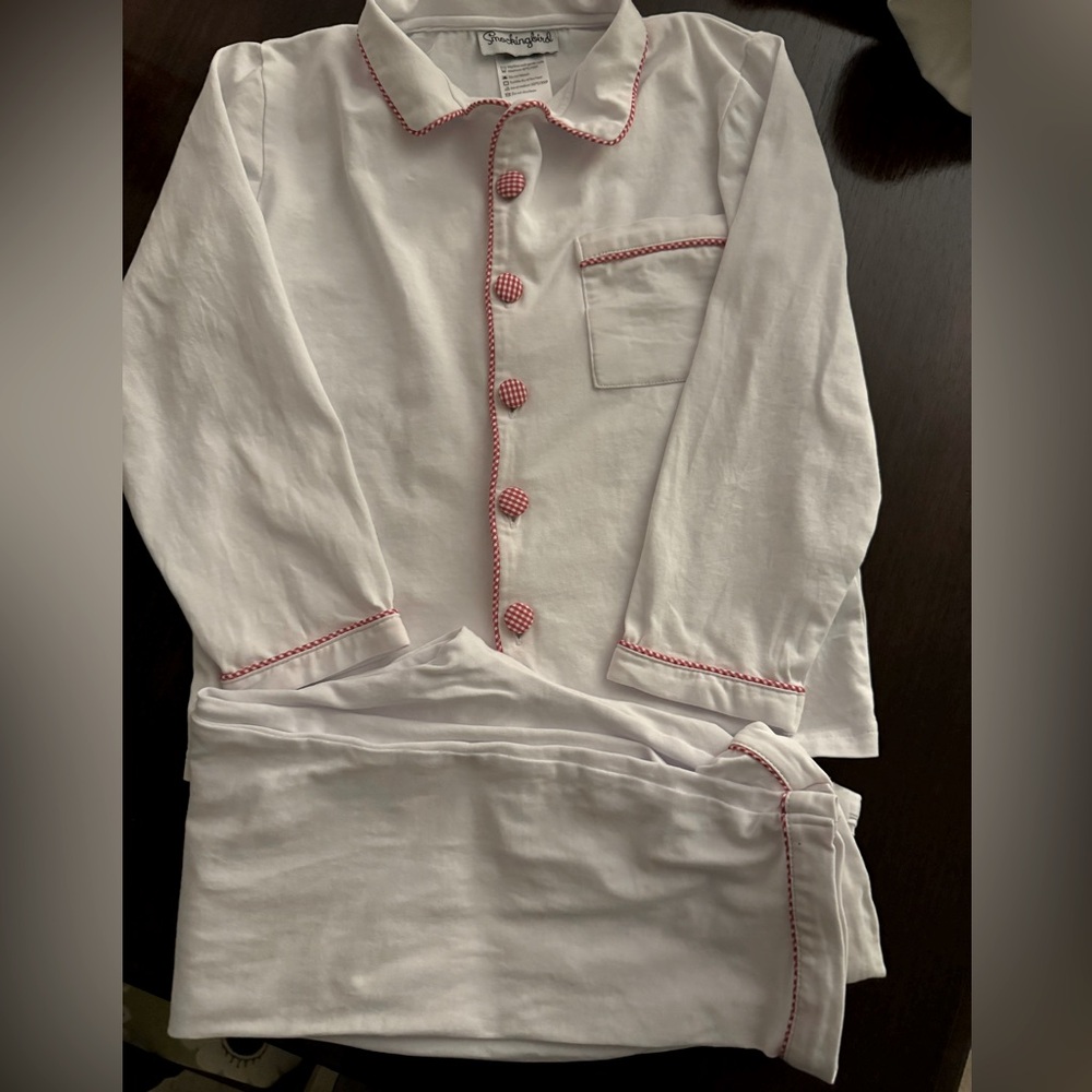 Size 6 white with red/ White piping pjs 🎄